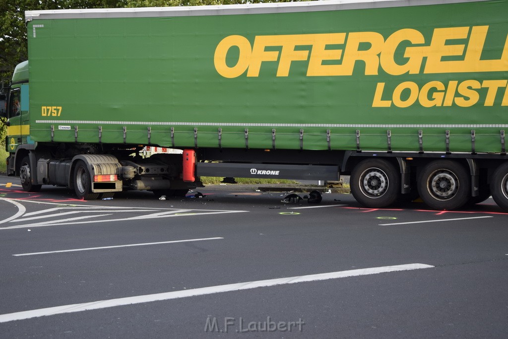 Schwerer Motorrad Unfall Feldkassel Robert Boschstr Edsel Fordstr P002.JPG - Miklos Laubert